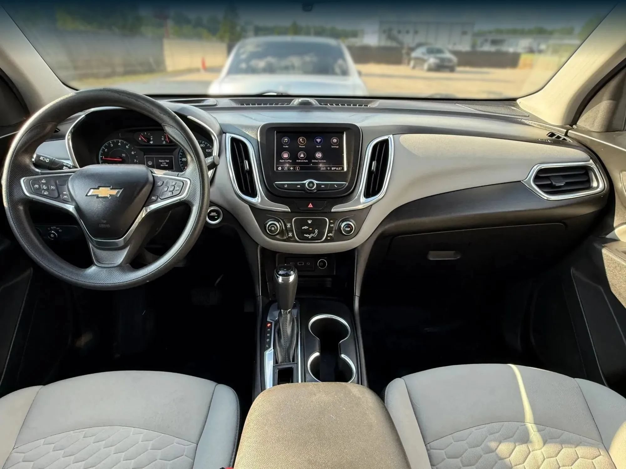 Used 2020 Chevrolet Equinox LS w/ LS Convenience Package AWD/4WD image 3