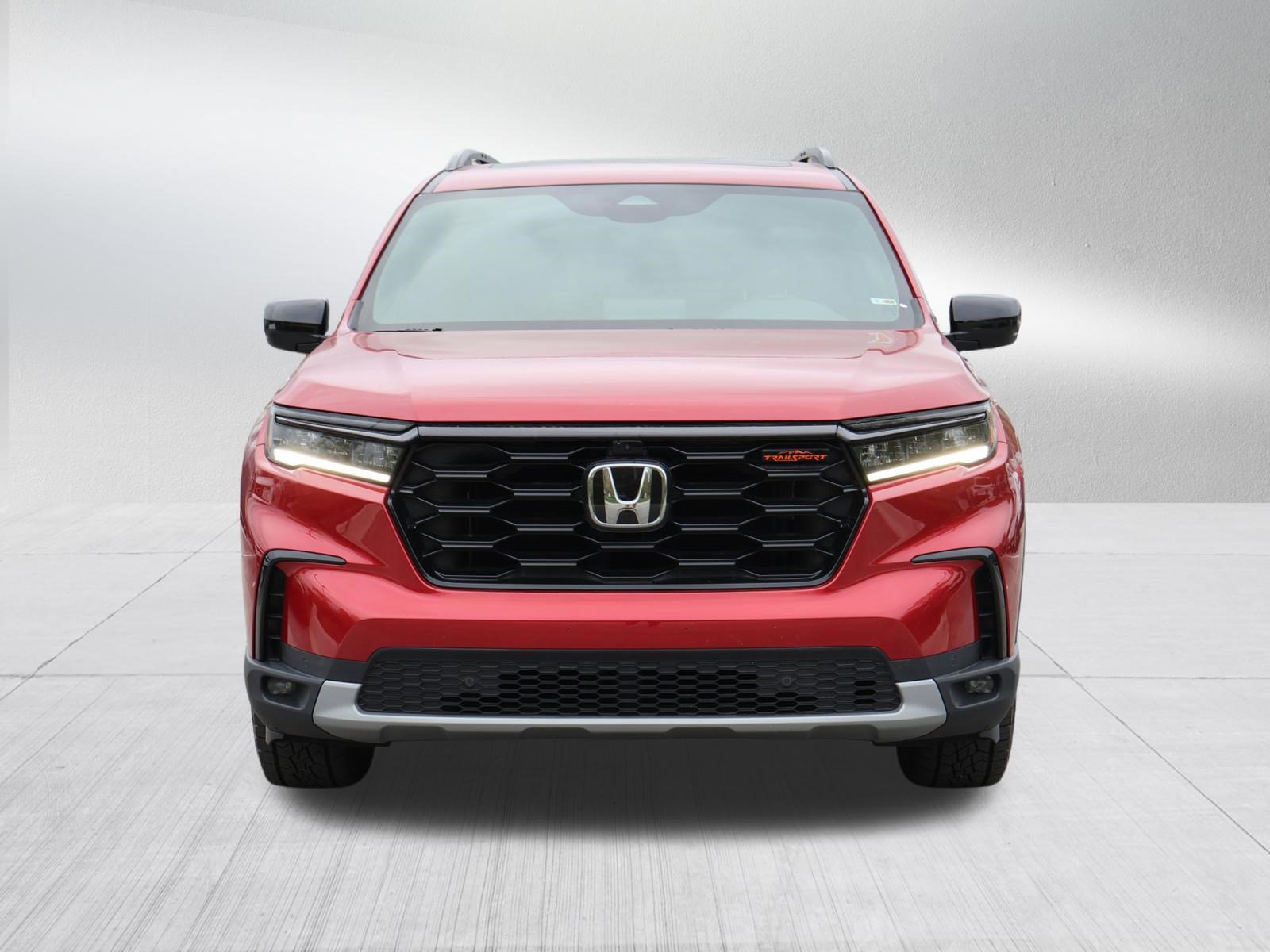 Used 2025 Honda Pilot TrailSport image 2