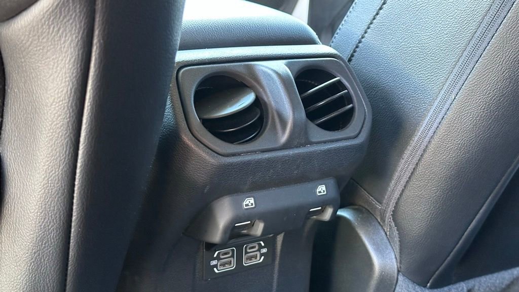 Used 2021 Jeep Wrangler Unlimited Sahara AWD/4WD image 21