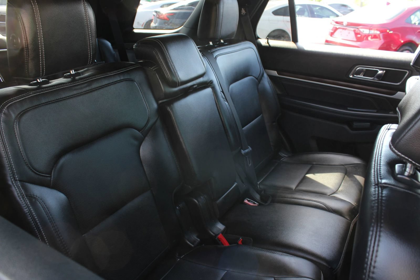 Used 2018 Ford Explorer Limited w/ Equipment Group 301A AWD/4WD image 17