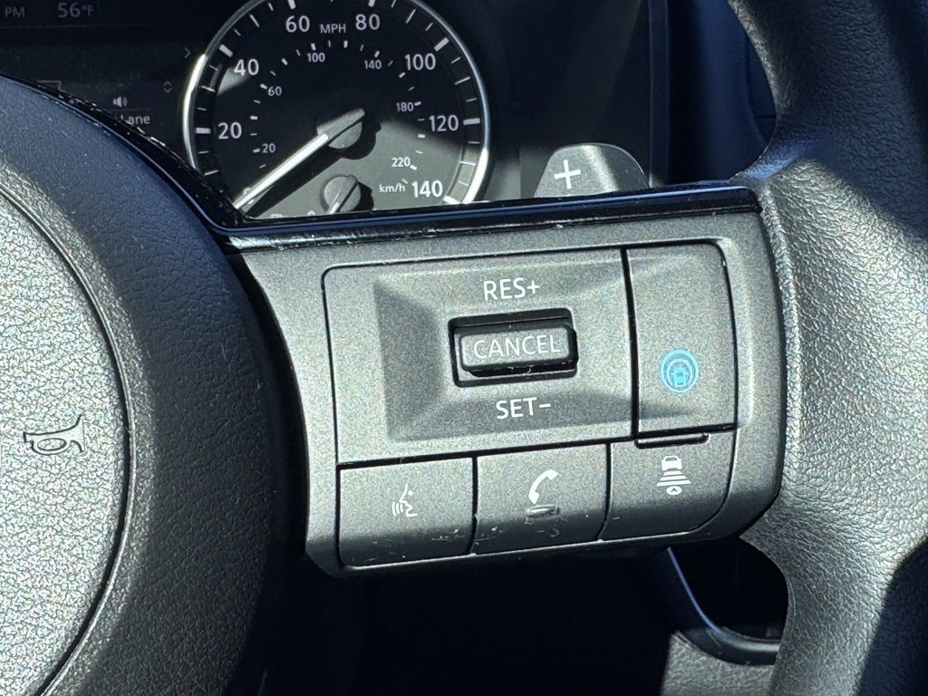 Used 2022 Nissan Rogue SV image 9