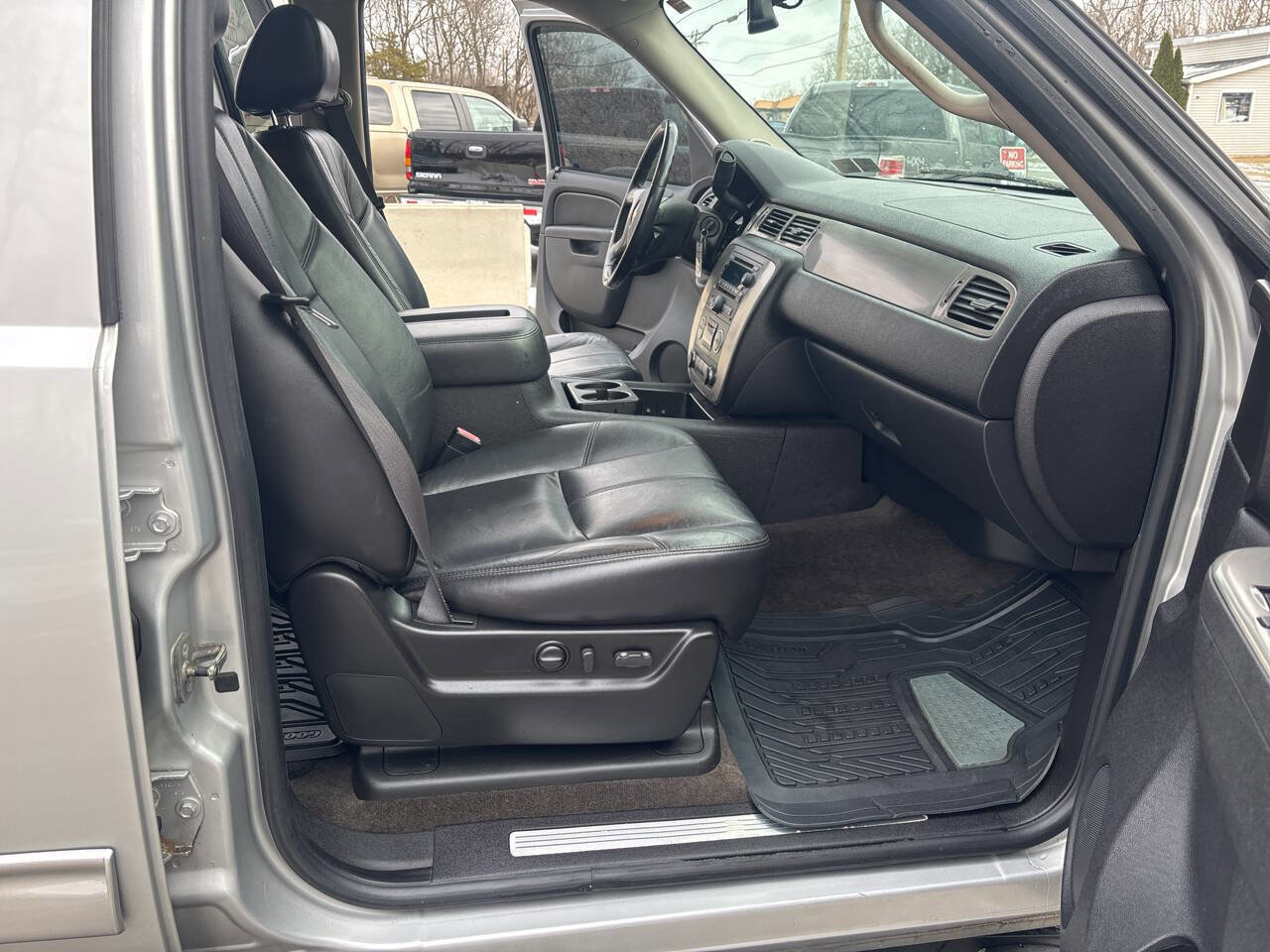 Used 2010 Chevrolet Tahoe LT w/ Luxury Package image 26