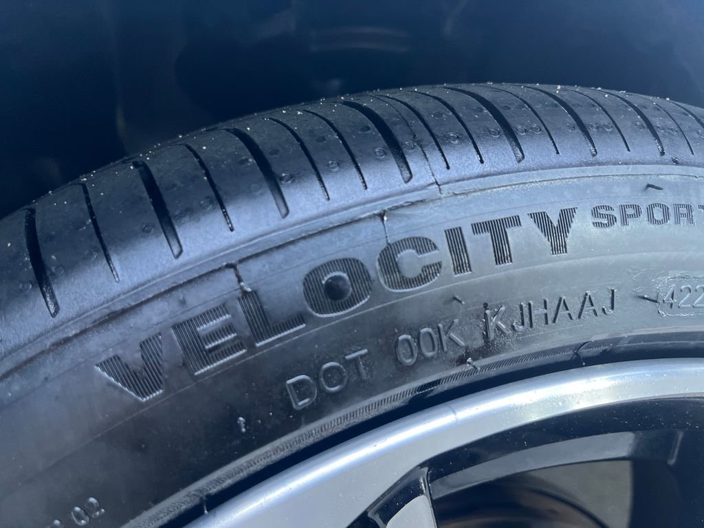 Certified 2025 Nissan Sentra SR image 30