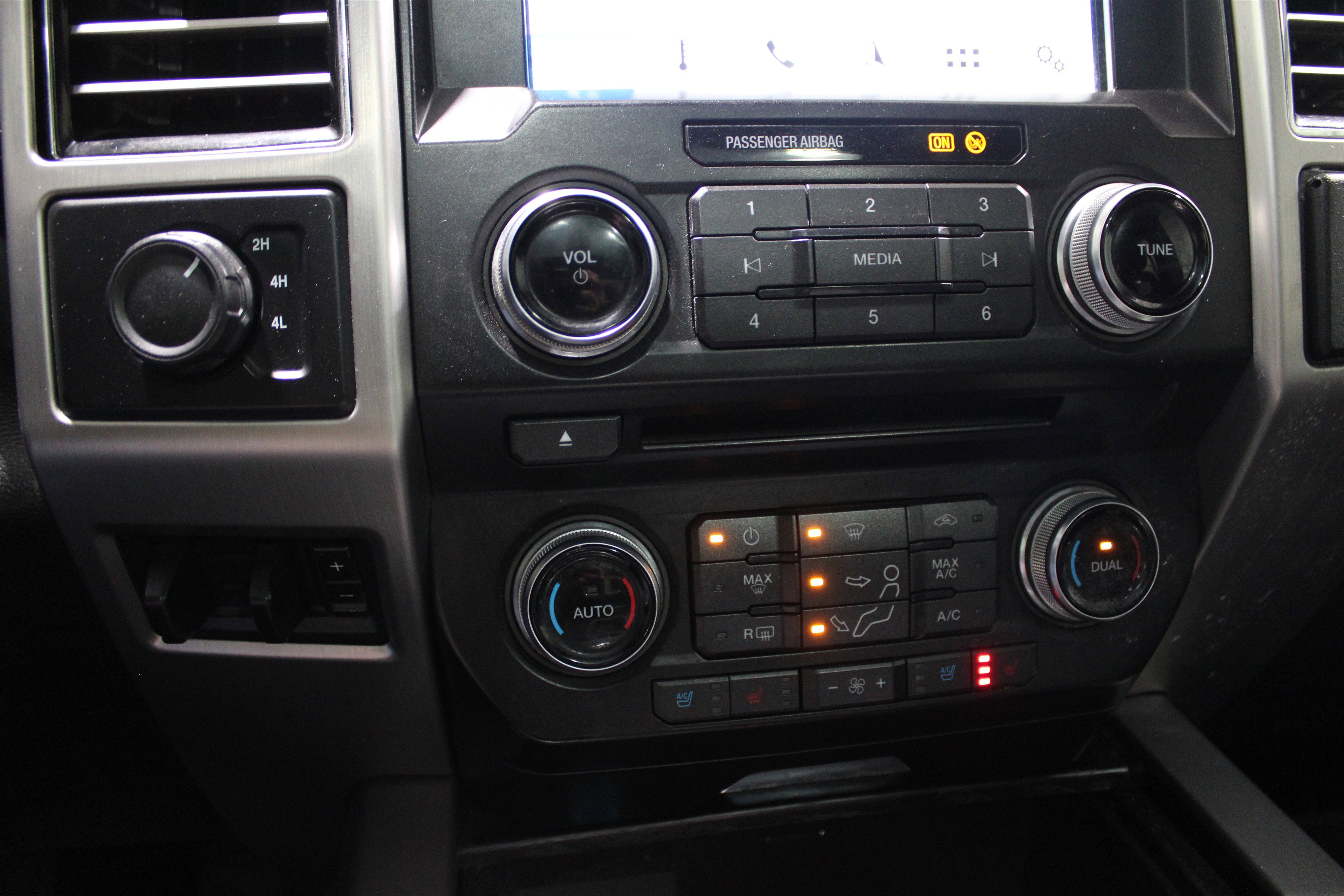 Used 2018 Ford F450 Platinum w/ Platinum Ultimate Package AWD/4WD image 16