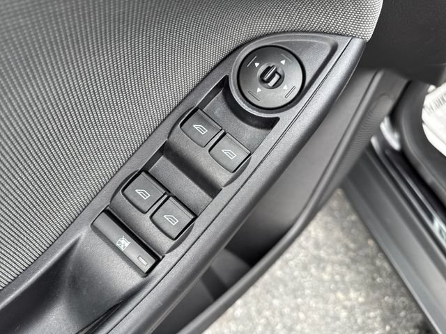 Used 2012 Ford Focus SE FWD image 12