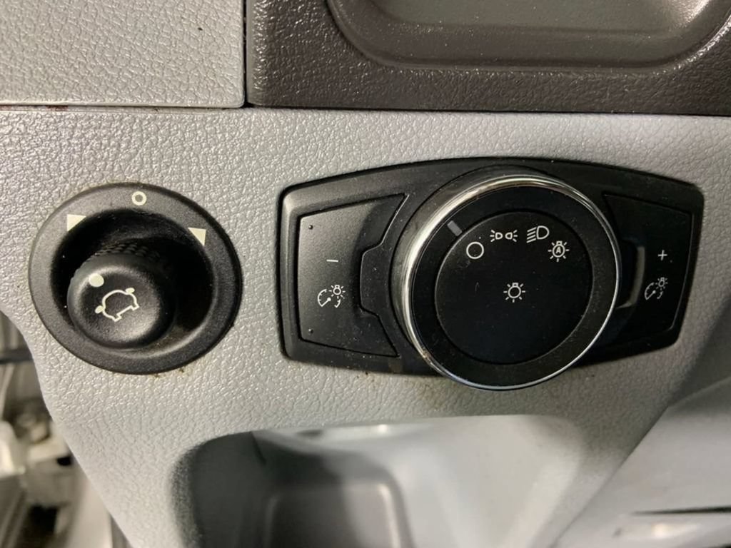 Used 2018 Ford Transit 350 XLT RWD image 21