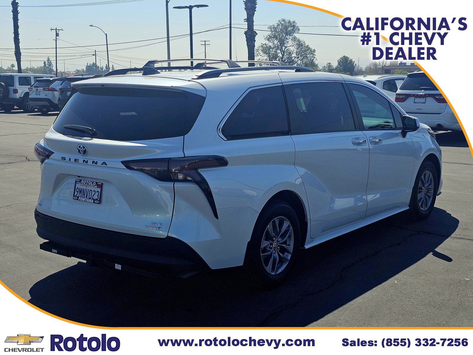Used 2024 Toyota Sienna XLE w/ XLE Plus Package image 6