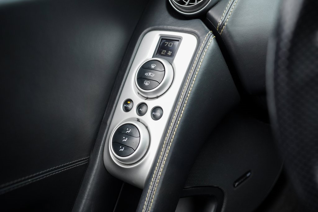 Used 2013 McLaren MP4-12C Spider image 28