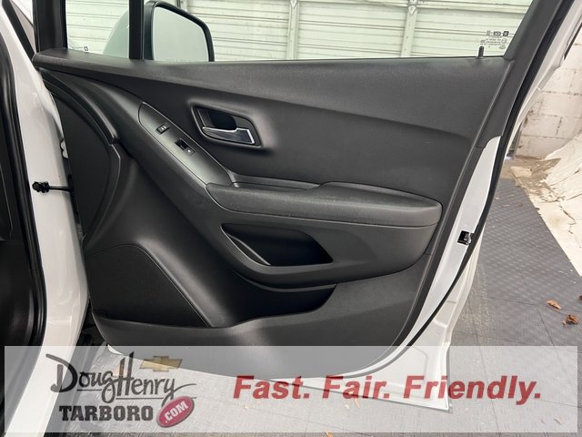 Used 2019 Chevrolet Trax LT w/ LT Convenience Package image 39