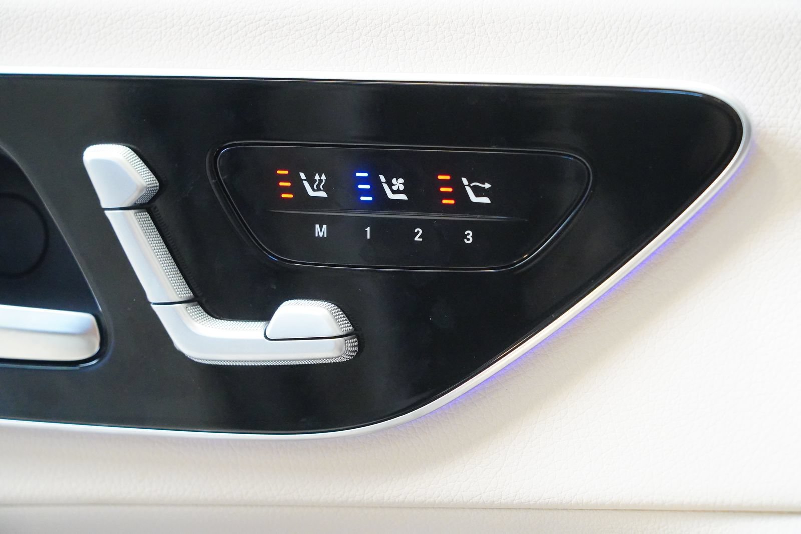 Certified 2026 Mercedes-Benz CLE 300 4MATIC Cabriolet image 30