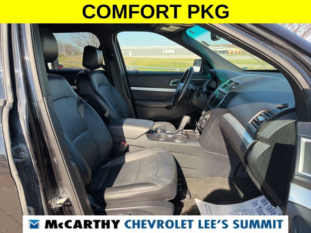 Used 2016 Ford Explorer XLT w/ Equipment Group 202A image 26