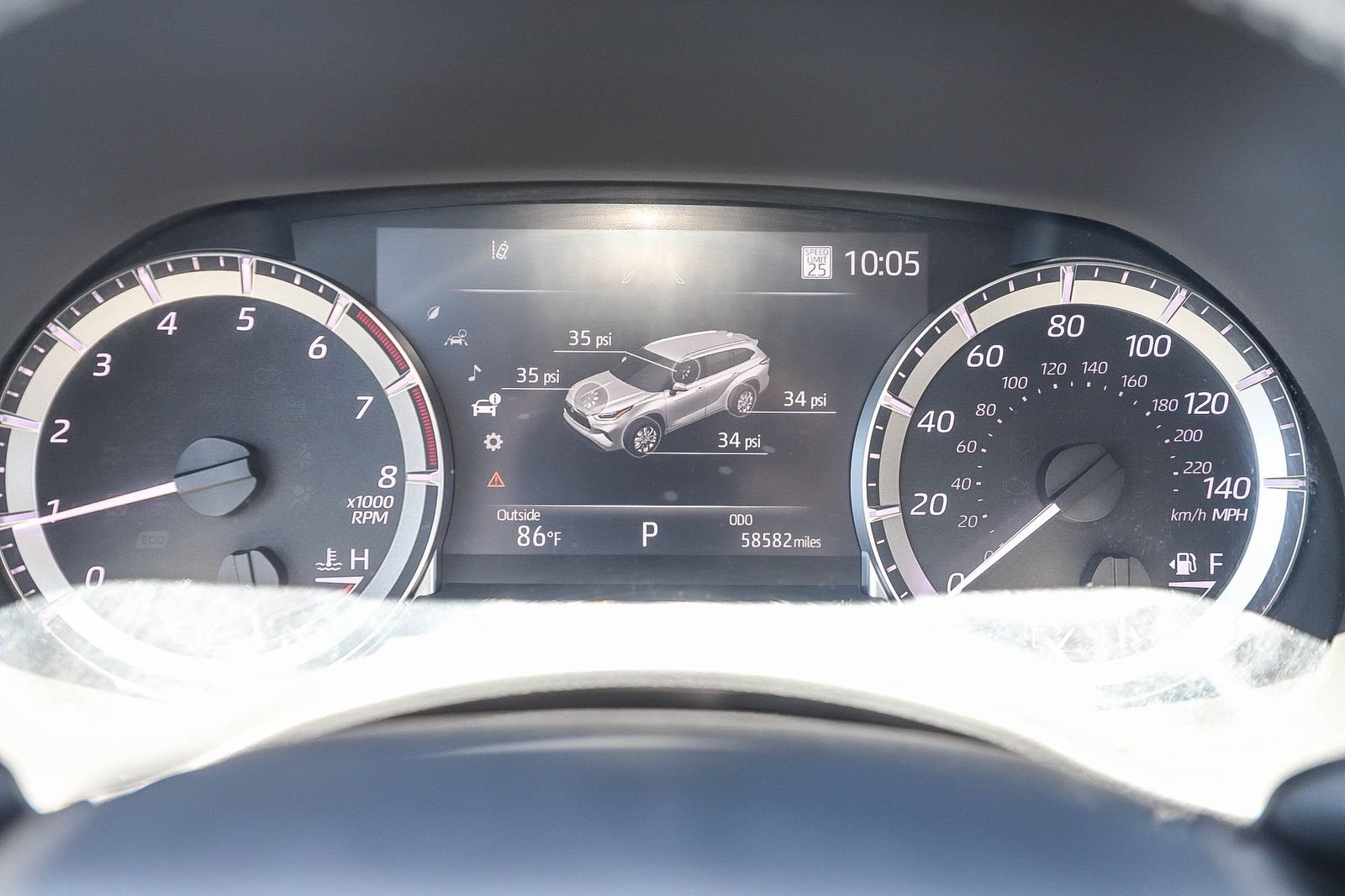 Used 2023 Toyota Highlander LE FWD image 22