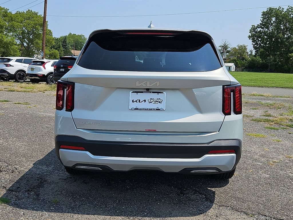 Certified 2026 Kia Sorento LX FWD image 6