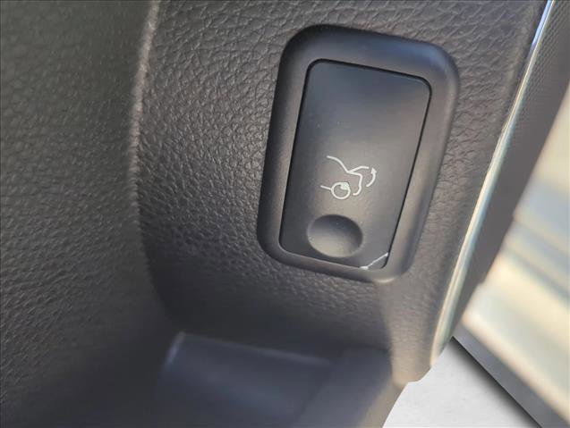 Used 2009 Mercedes-Benz C 63 AMG Sedan image 11