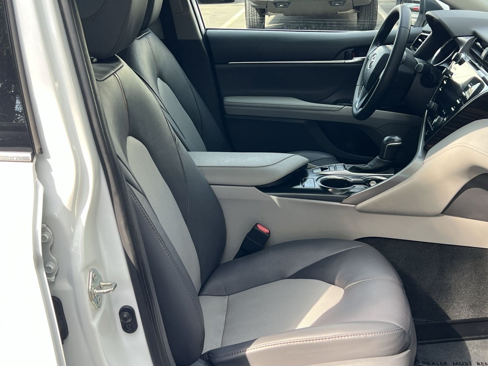 Used 2020 Toyota Camry XLE FWD image 26