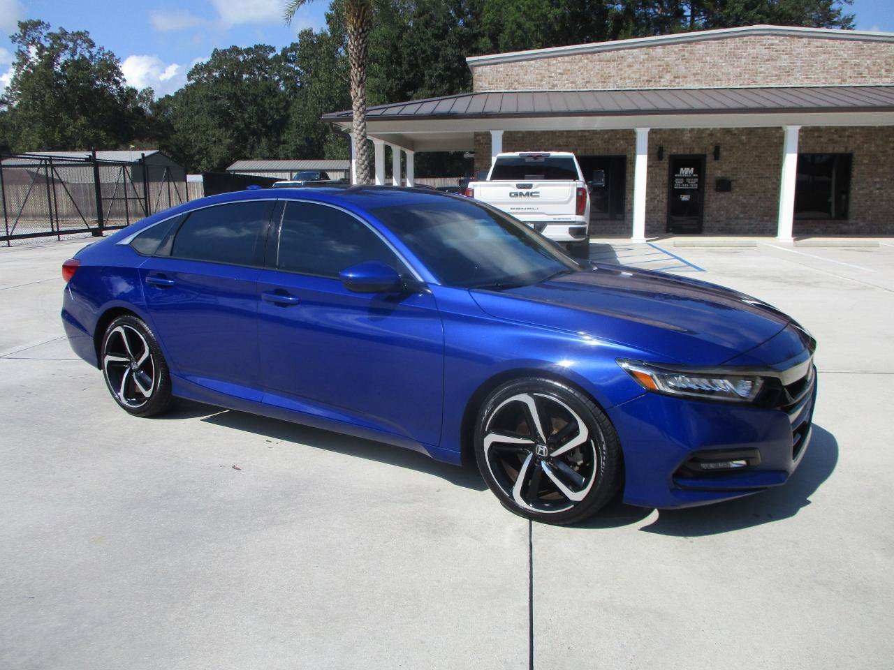 Used 2020 Honda Accord Sport image 3
