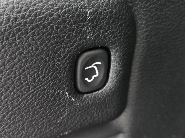 Used 2018 Jeep Grand Cherokee Altitude AWD/4WD image 10