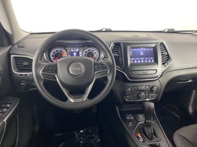 Used 2019 Jeep Cherokee Latitude w/ Popular Appearance Group AWD/4WD image 19