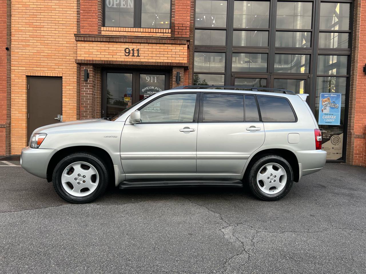 Used 2004 Toyota Highlander 4WD V6 image 4
