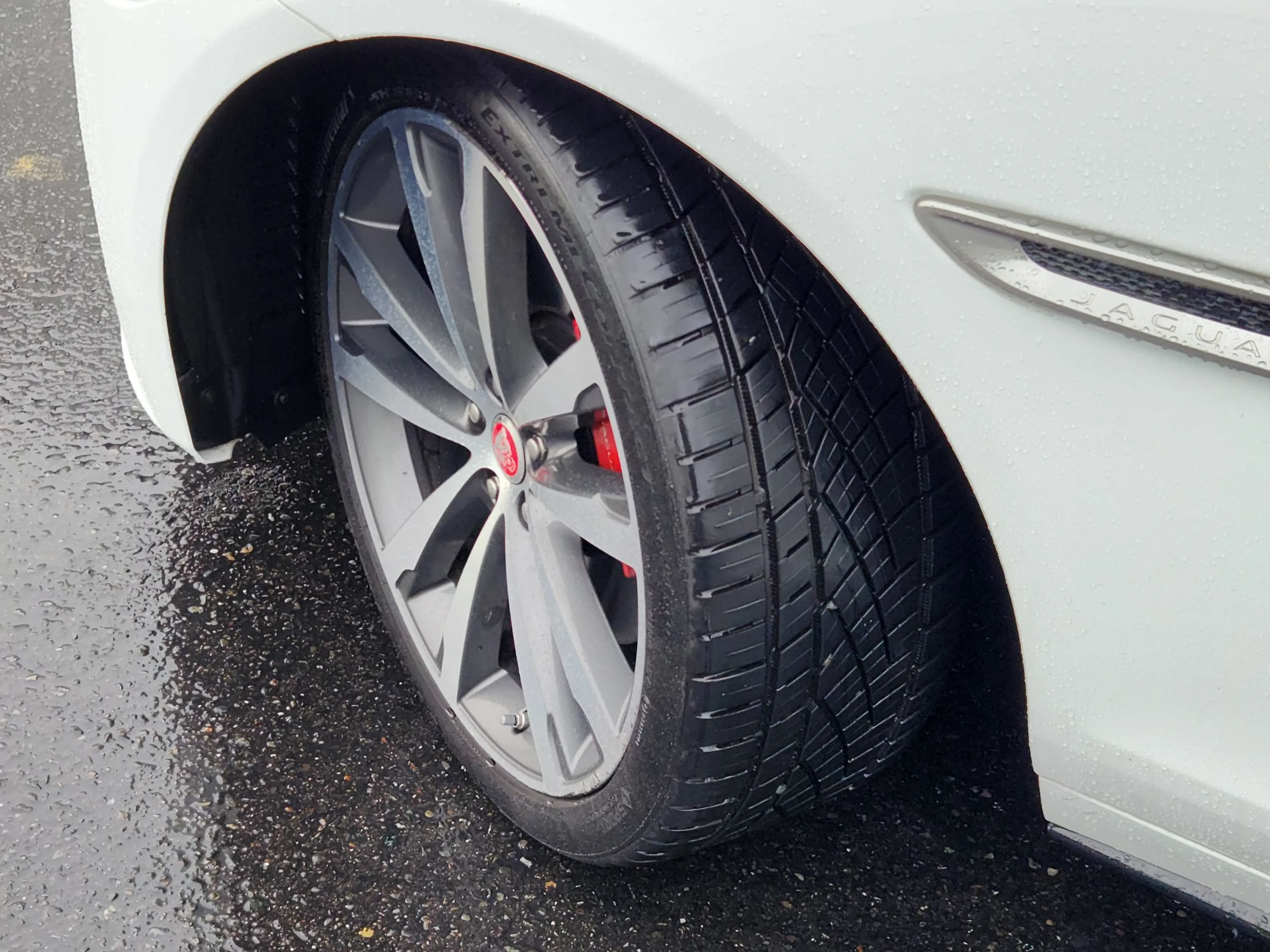 Used 2017 Jaguar XF S RWD image 6