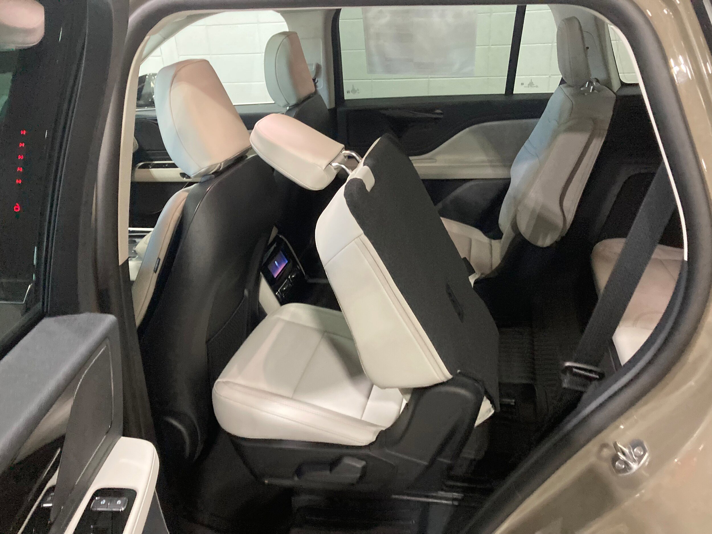Used 2026 Lincoln Aviator AWD image 20