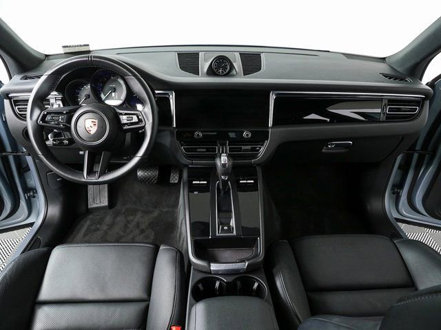 Certified 2023 Porsche Macan AWD image 18