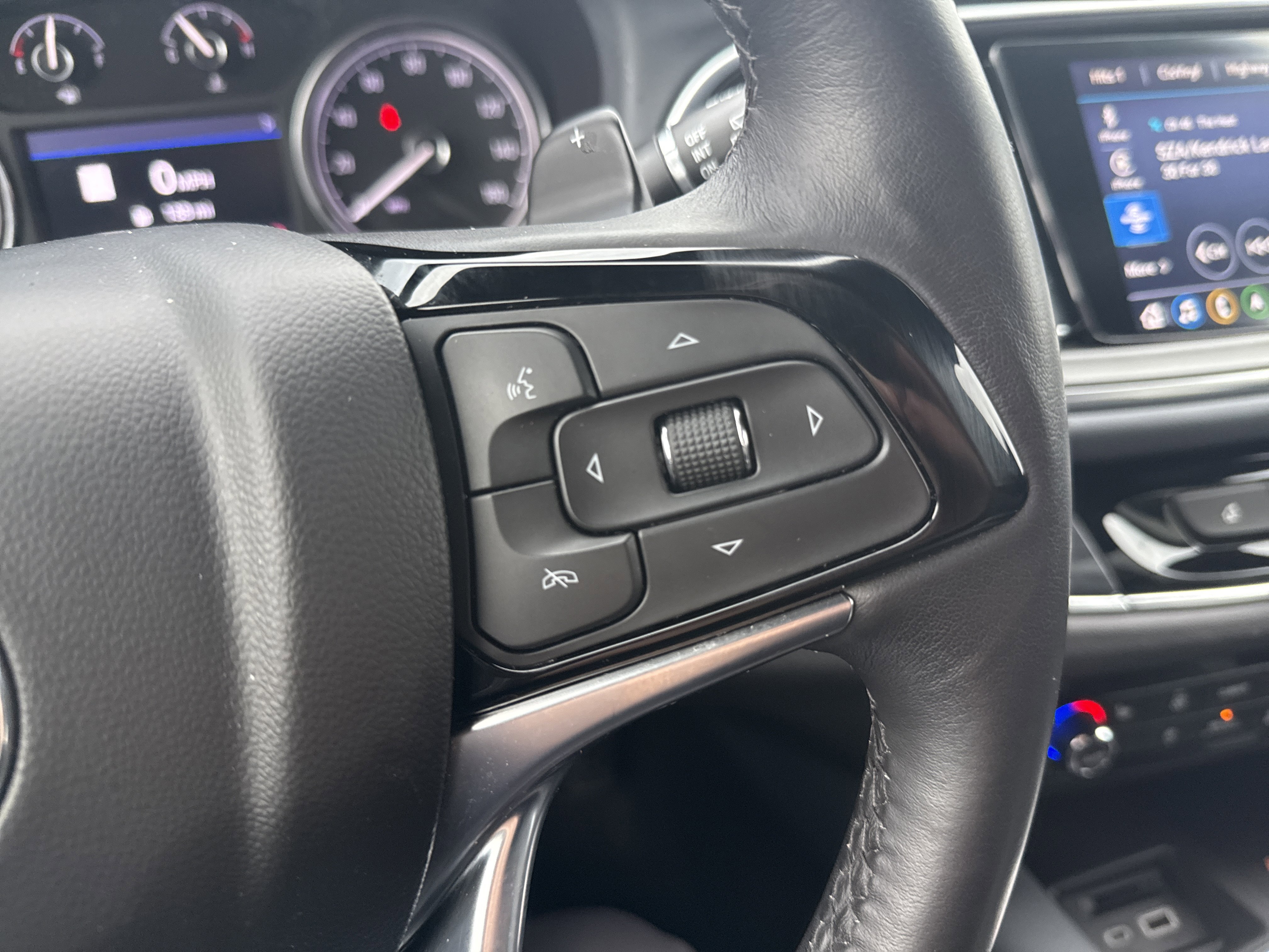 Used 2023 Buick Enclave Essence w/ Experience Buick Package image 21