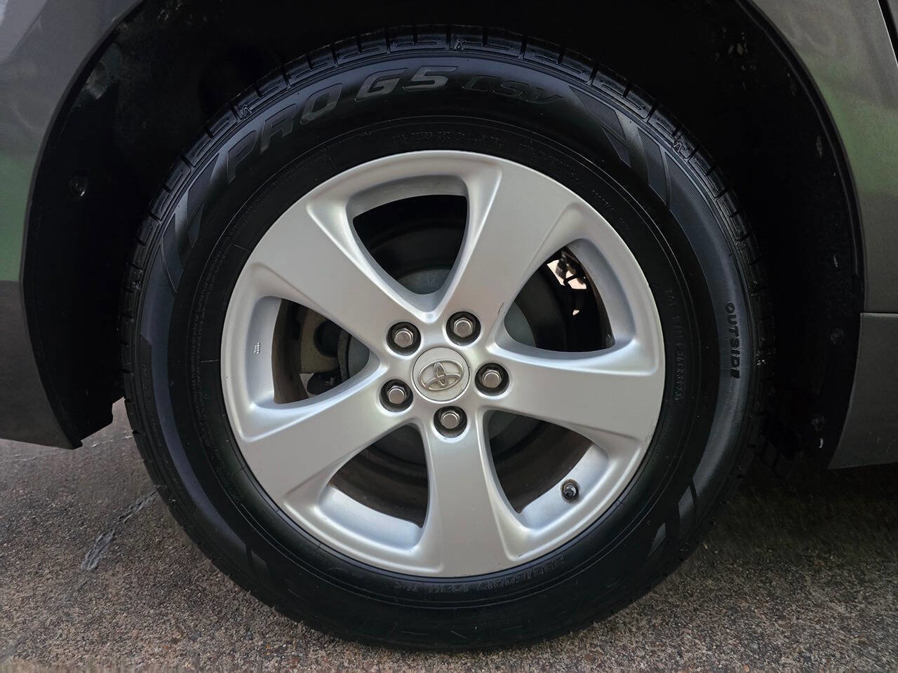 Used 2012 Toyota Sienna LE FWD image 65