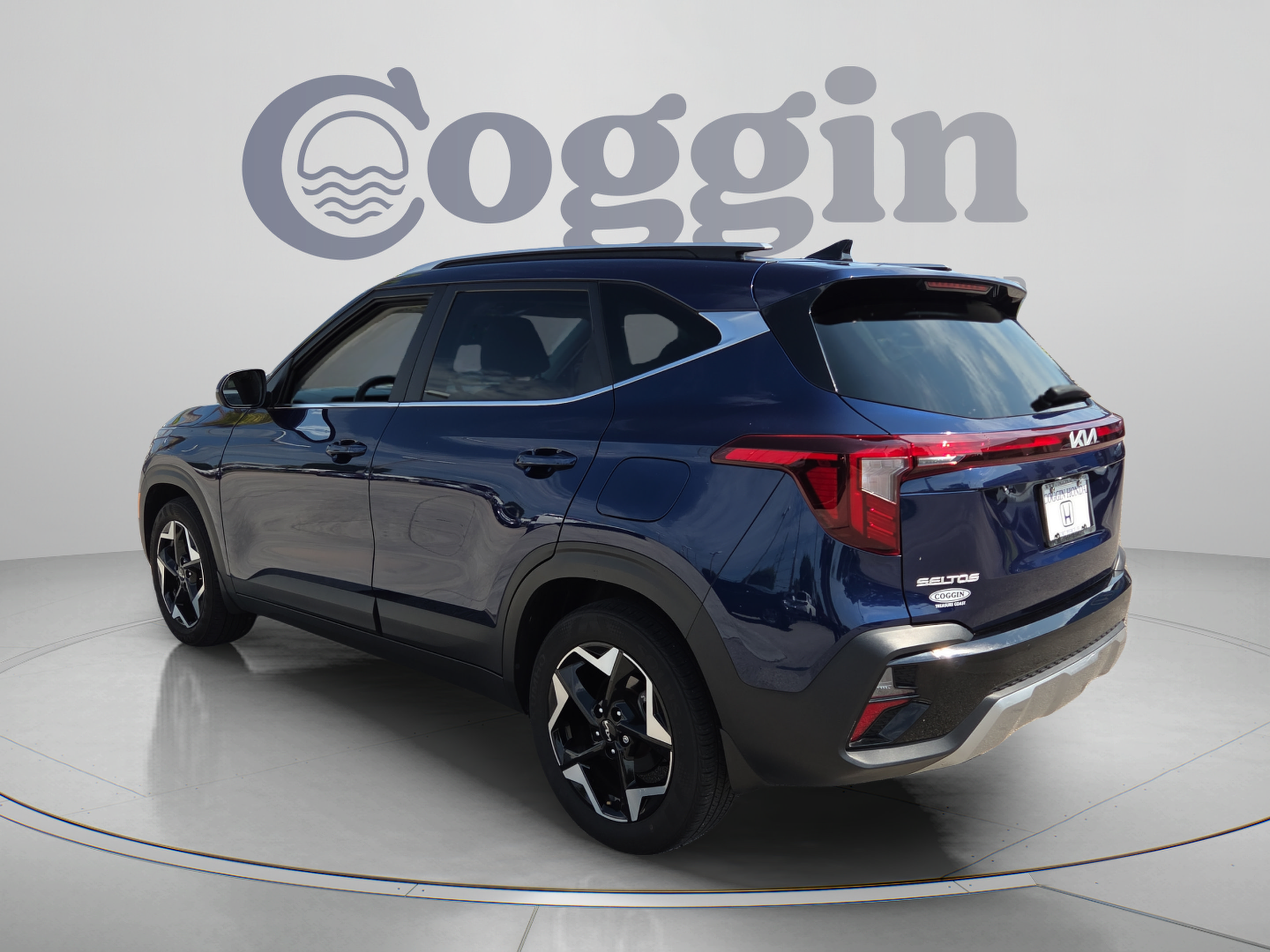 Used 2025 Kia Seltos EX w/ EX Sunroof Package FWD image 3