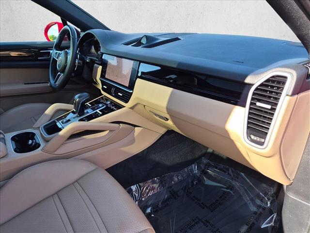 Used 2023 Porsche Cayenne Coupe AWD/4WD image 22