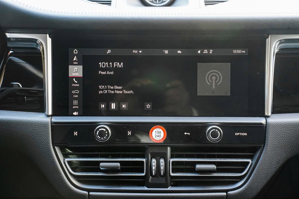 Used 2023 Porsche Macan Turbo image 13