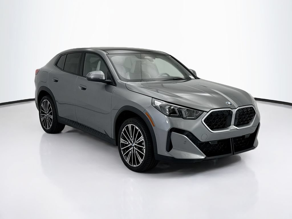 Used 2026 BMW X2 xDrive28i AWD/4WD image 3