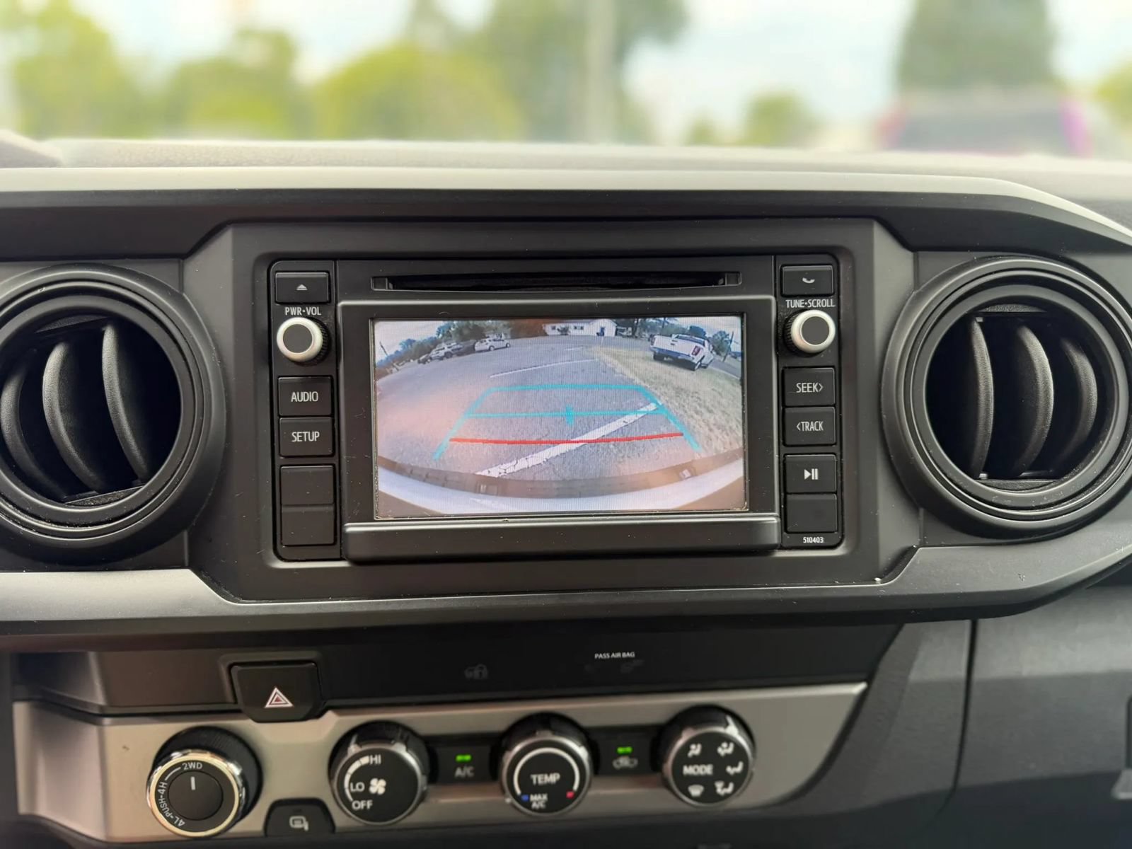 Used 2019 Toyota Tacoma SR AWD/4WD image 16