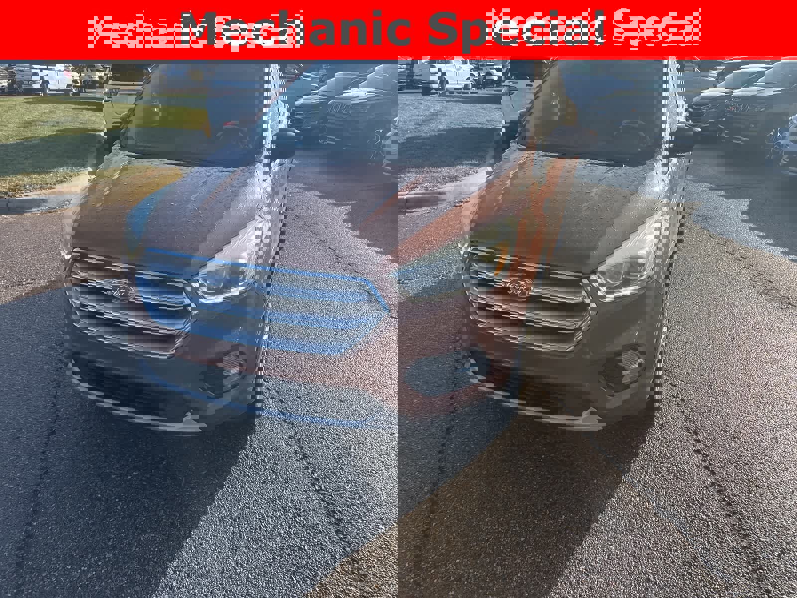 Used 2017 Ford Escape SE w/ Equipment Group 201A image 3