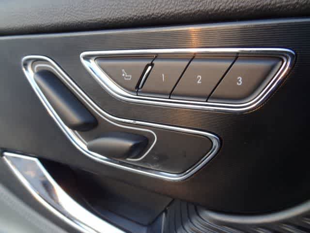 Used 2021 Lincoln Corsair AWD w/ Premium Package image 17