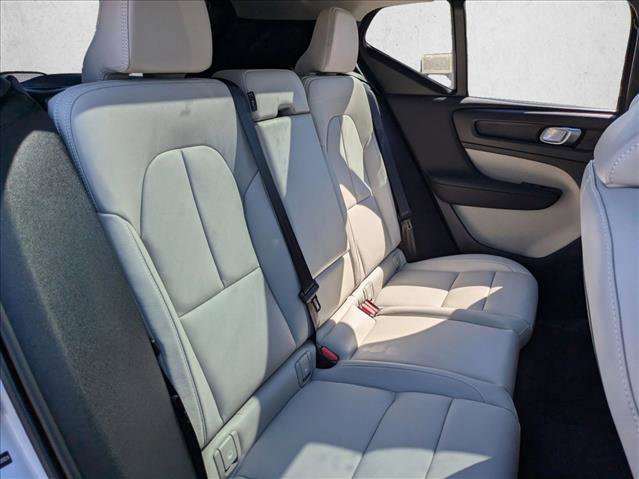 Certified 2026 Volvo XC40 B5 Plus w/ Protection Package Premier image 23