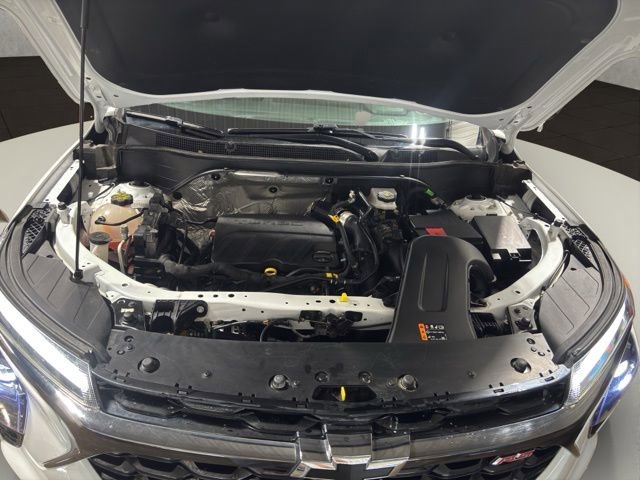 Used 2024 Chevrolet Trax RS w/ Sunroof Package FWD image 23