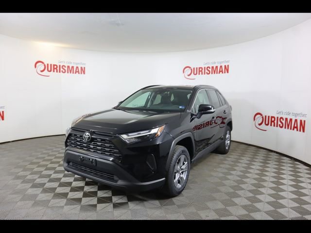 Used 2025 Toyota RAV4 XLE image 3