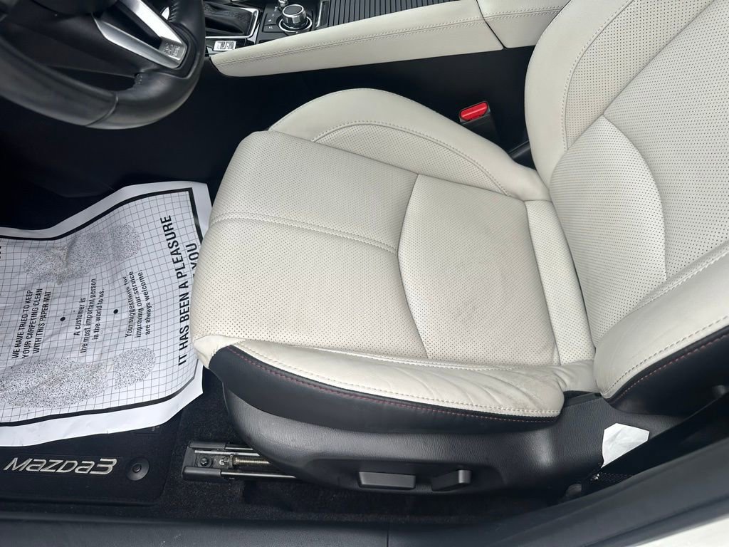 Used 2018 MAZDA MAZDA3 Grand Touring w/ Premium Equipment Package image 26