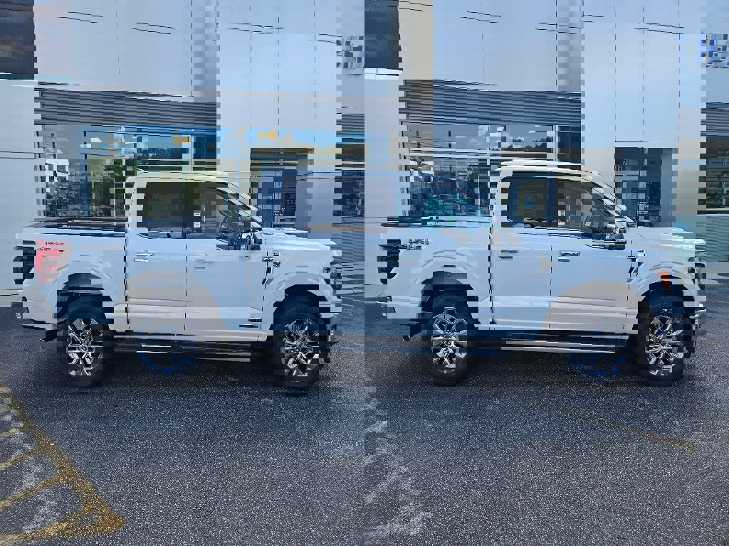 New 2025 Ford F150 Lariat w/ Equipment Group 502A High image 24