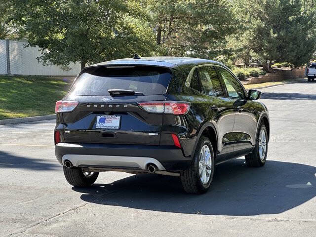 Used 2020 Ford Escape SE image 4