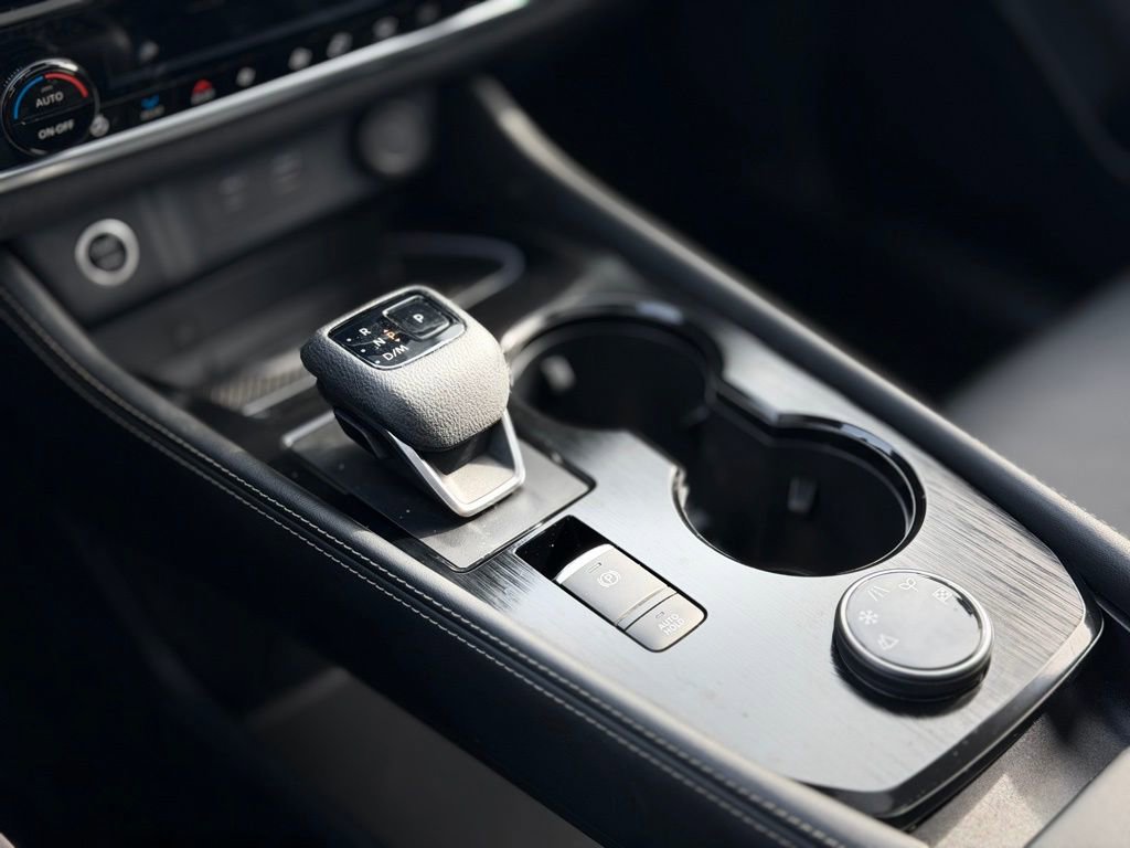 Used 2023 Nissan Rogue Platinum w/ Platinum Premium Package image 17