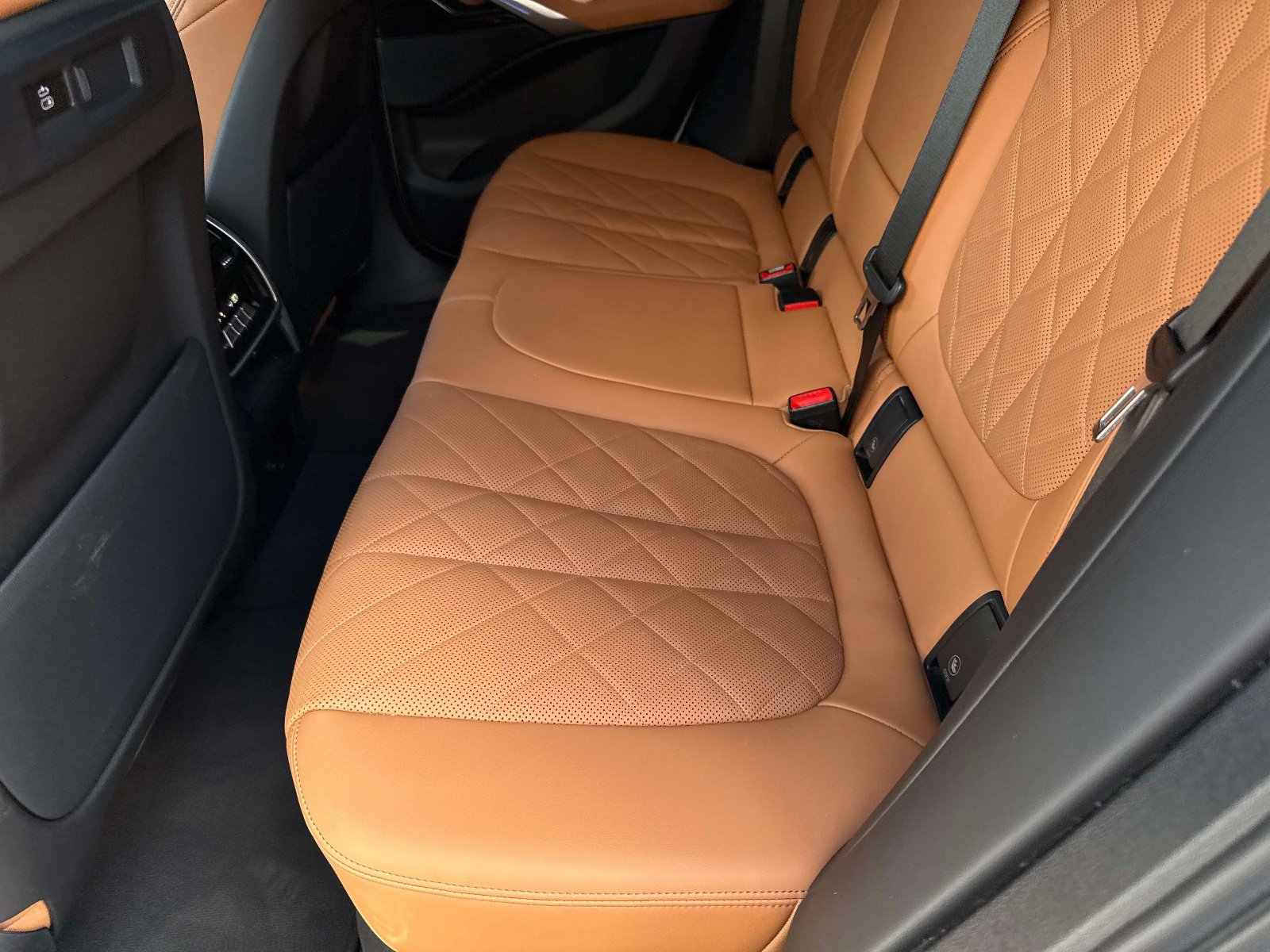 Used 2023 BMW X6 xDrive40i w/ Premium Package image 33