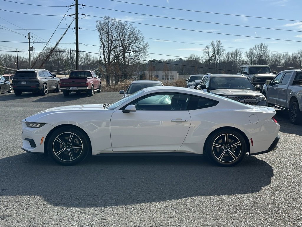 Used 2024 Ford Mustang Premium image 3