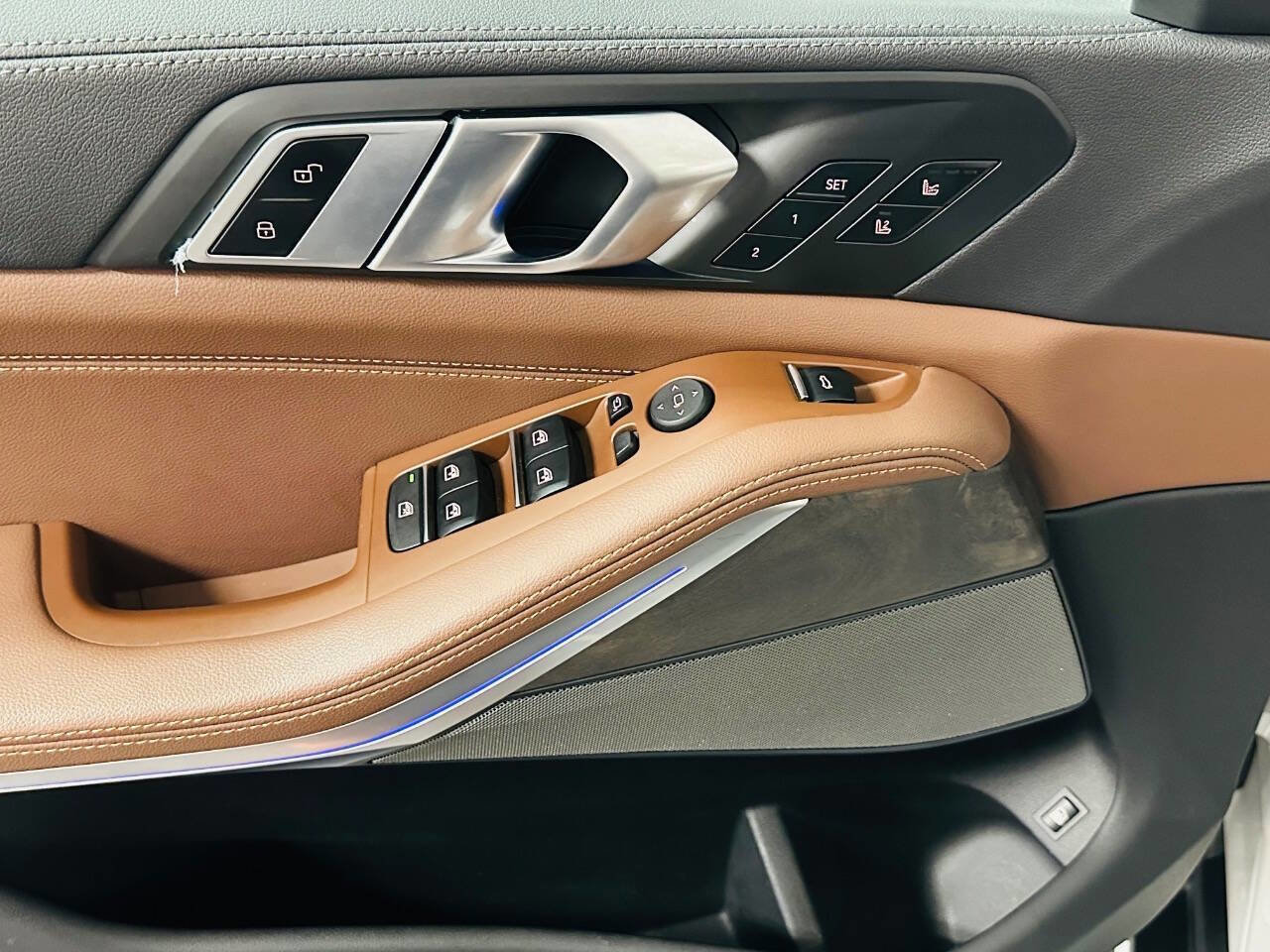 Used 2021 BMW X5 xDrive45e w/ Executive Package image 21