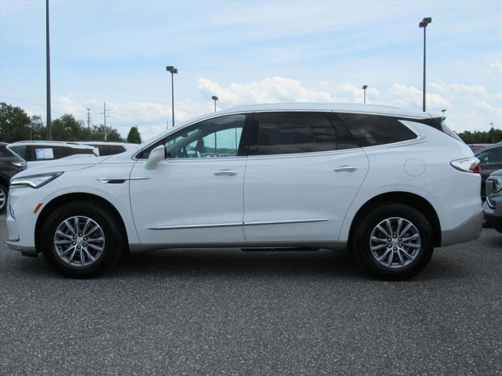 Used 2023 Buick Enclave Essence w/ Trailering Package, 5000 lbs. FWD image 4