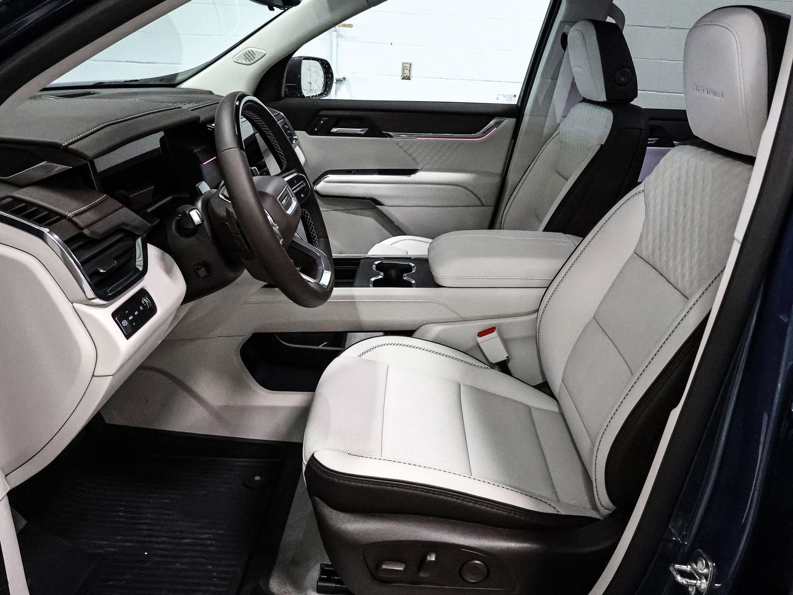 New 2026 GMC Acadia Denali w/ Super Cruise Package image 24