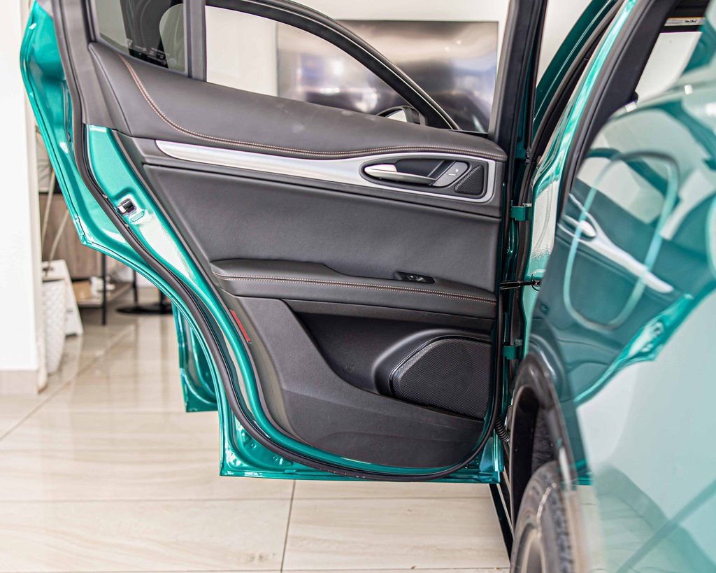 New 2025 Alfa Romeo Stelvio Sprint image 36