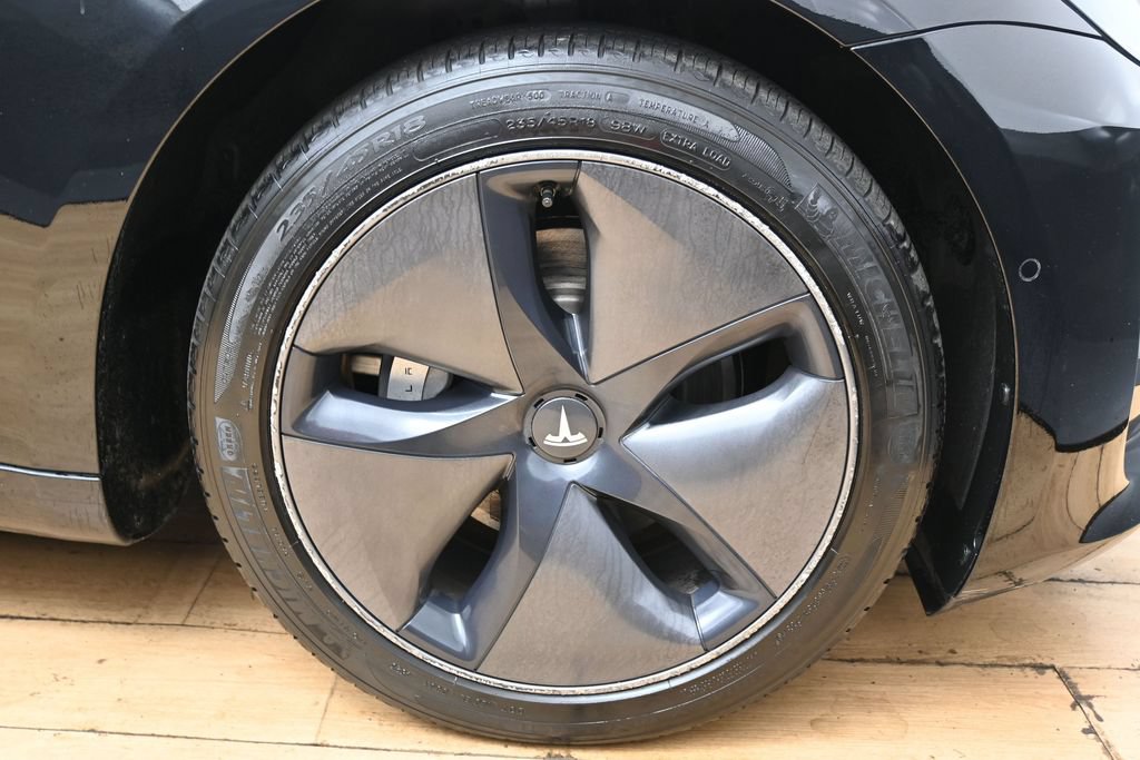 Used 2018 Tesla Model 3 Mid Range RWD image 40