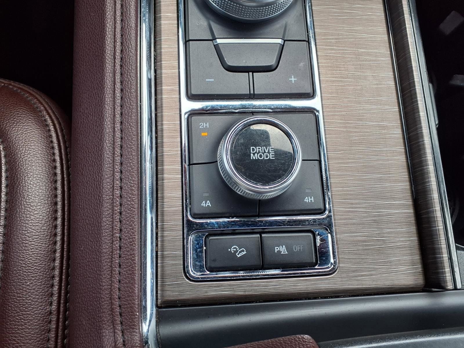 Used 2024 Ford Expedition Limited image 13